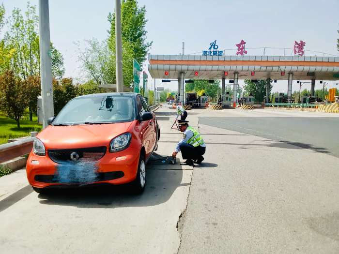 C02015ED47D81214AD343D2E41F6CDCE