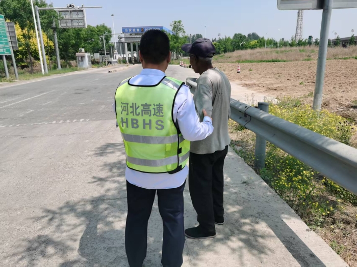 9bdff6c6ec41034f64bffd8ab5cba9fb